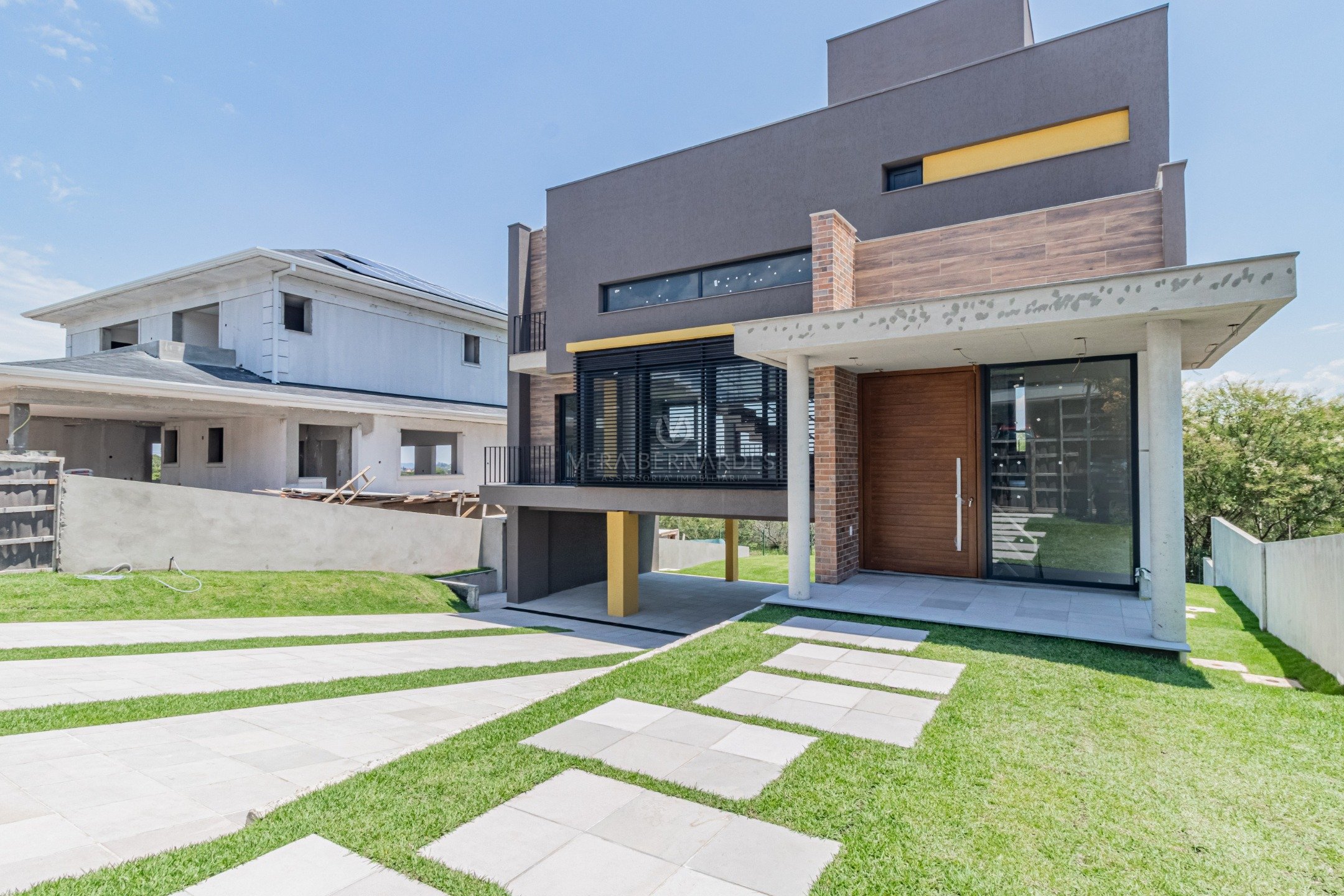 Casa em Condomínio à venda com 3 dormitórios, 280m² e 3 vagas no bairro Alphaville, Zona Sul de Porto Alegre
