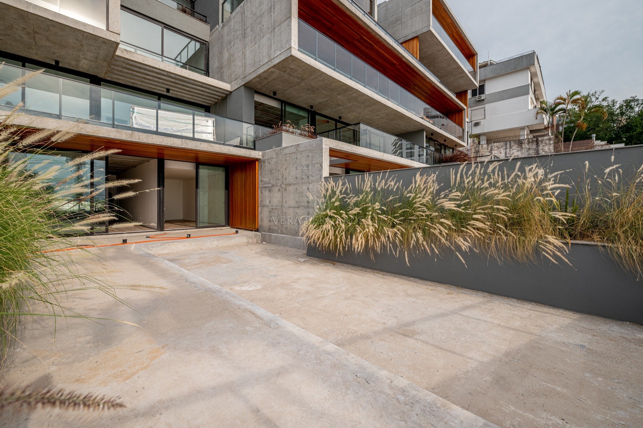 Apartamento Garden à venda com 3 dormitórios, 443m² e 4 vagas no bairro Praia de Belas, Zona Sul de Porto Alegre