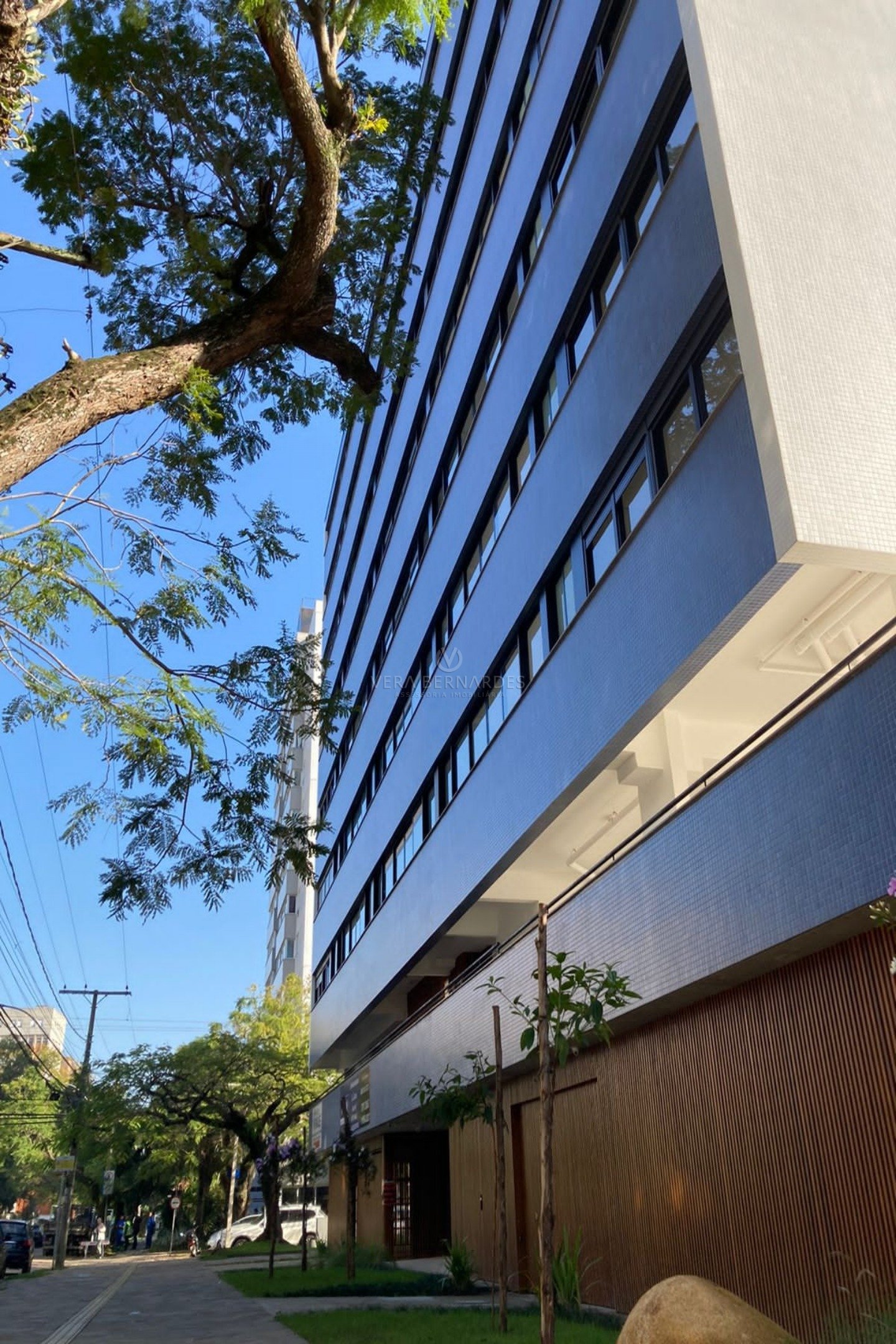 Apartamento à venda com 2 dormitórios, 89m² e 2 vagas no bairro Menino Deus, Zona Sul de Porto Alegre