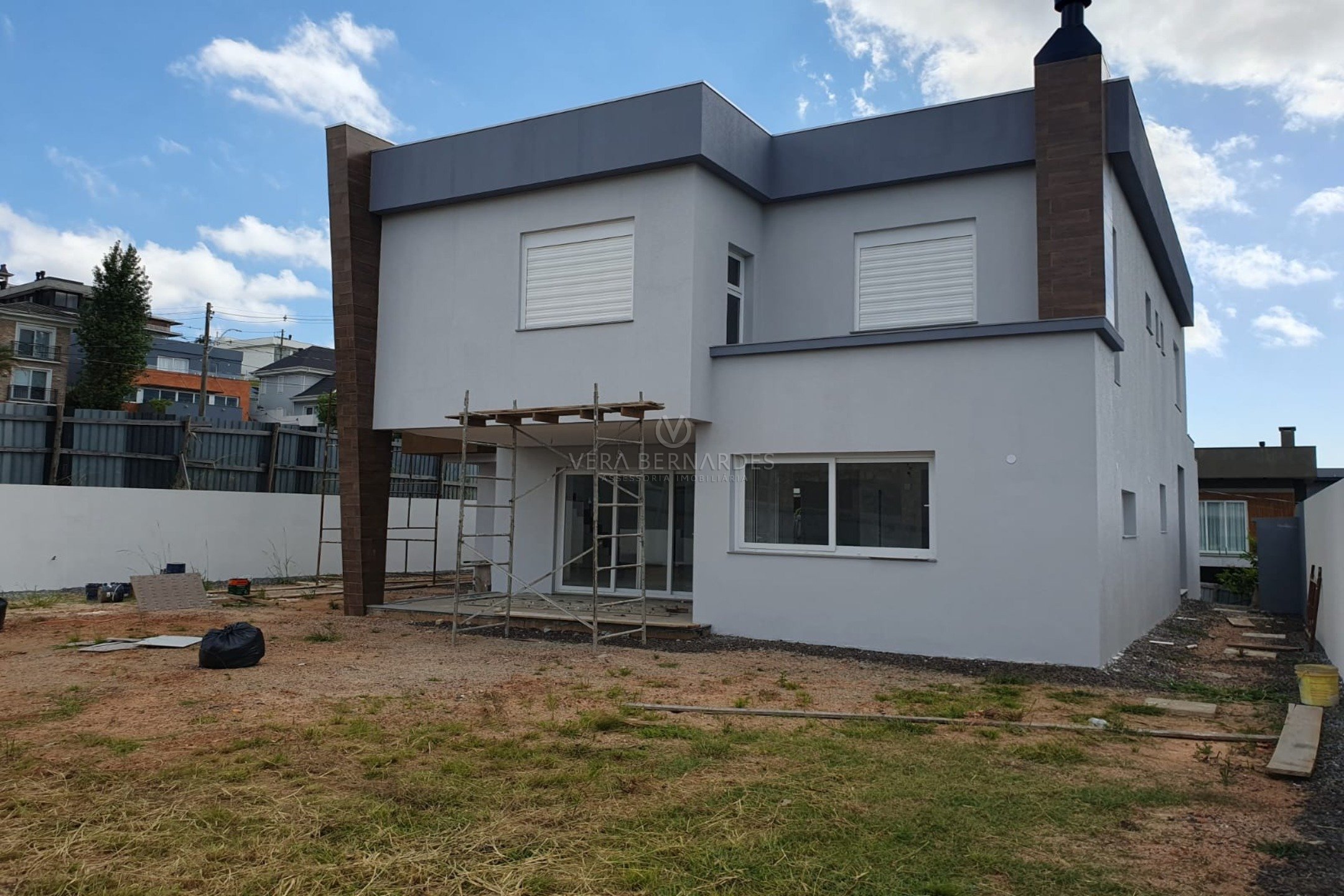 Casa em Condomínio à venda com 3 dormitórios, 330m² e 2 vagas no bairro Alphaville, Zona Sul de Porto Alegre