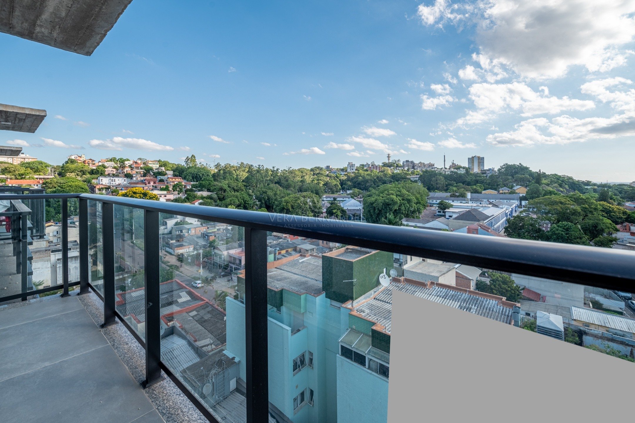 Apartamento à venda com 2 dormitórios, 68m² e 2 vagas no bairro Menino Deus, Zona Sul de Porto Alegre