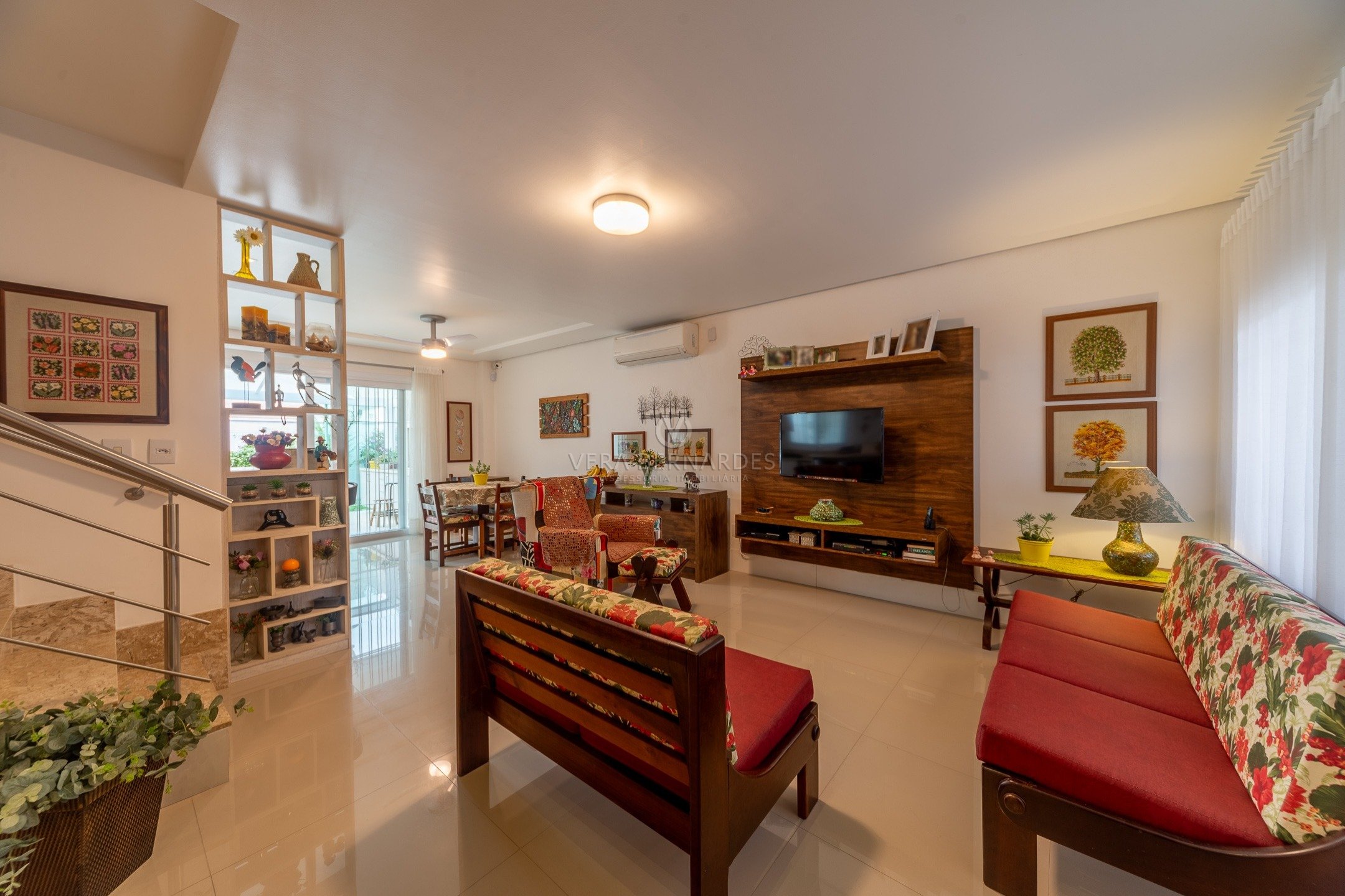 Casa à venda com 4 dormitórios, 182m² e 3 vagas no bairro Ipanema, Zona Sul de Porto Alegre