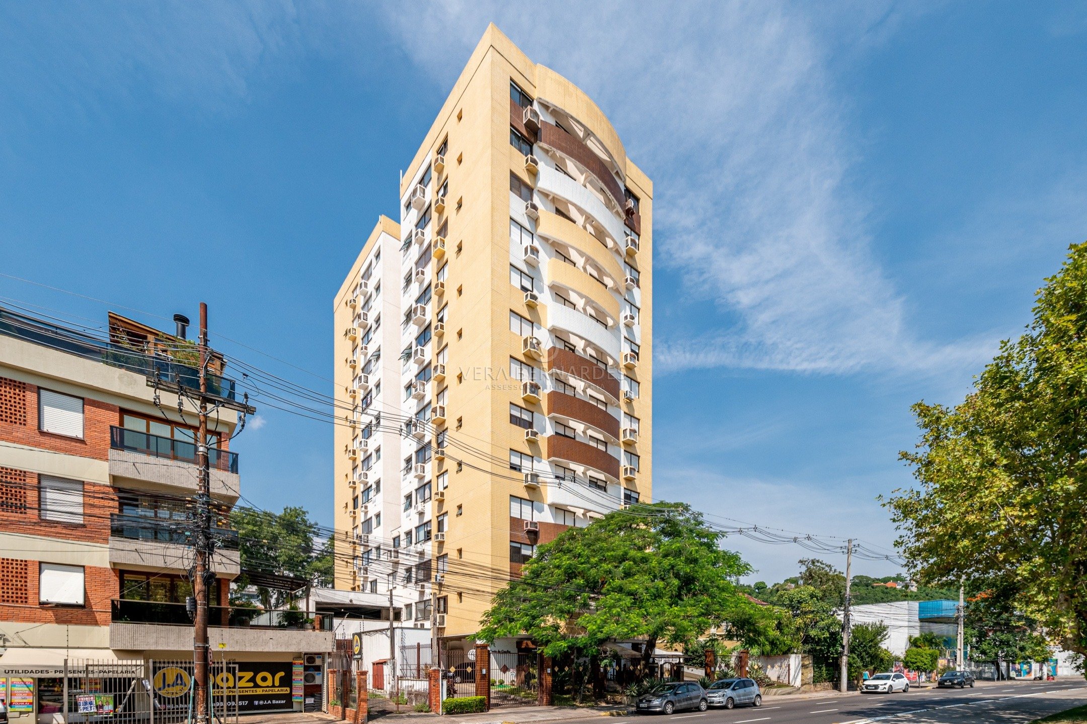 Apartamento à venda com 3 dormitórios, 86m² e 1 vaga no bairro Menino Deus, Zona Sul de Porto Alegre