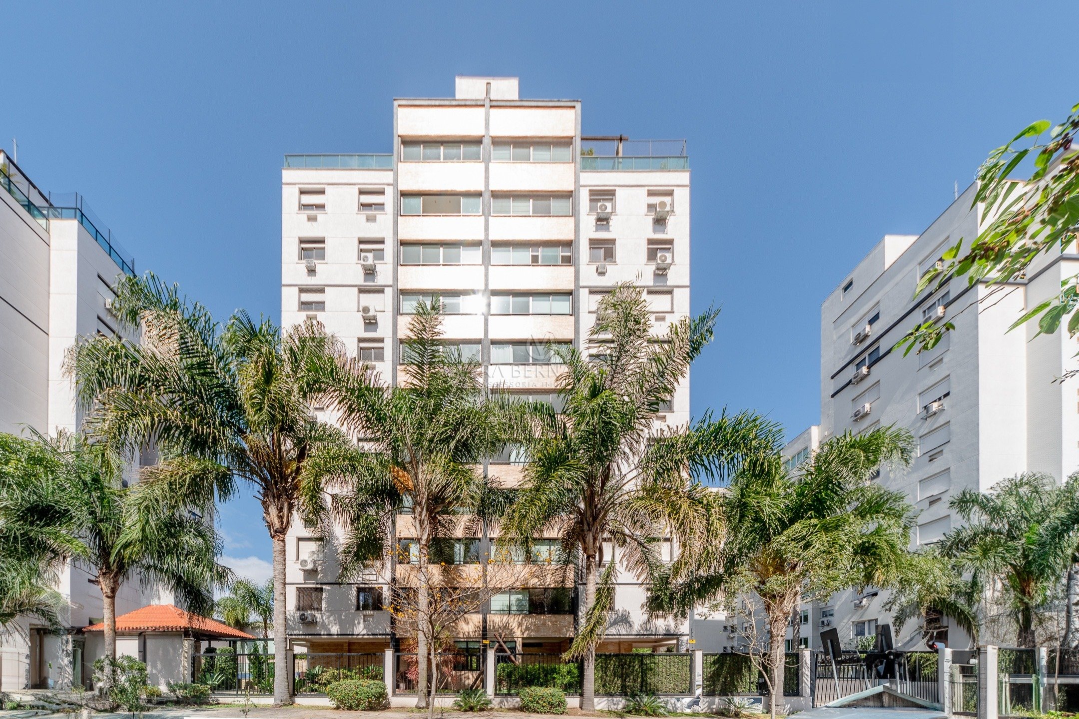 Apartamento à venda com 2 dormitórios, 64m² e 2 vagas no bairro Tristeza, Zona Sul de Porto Alegre
