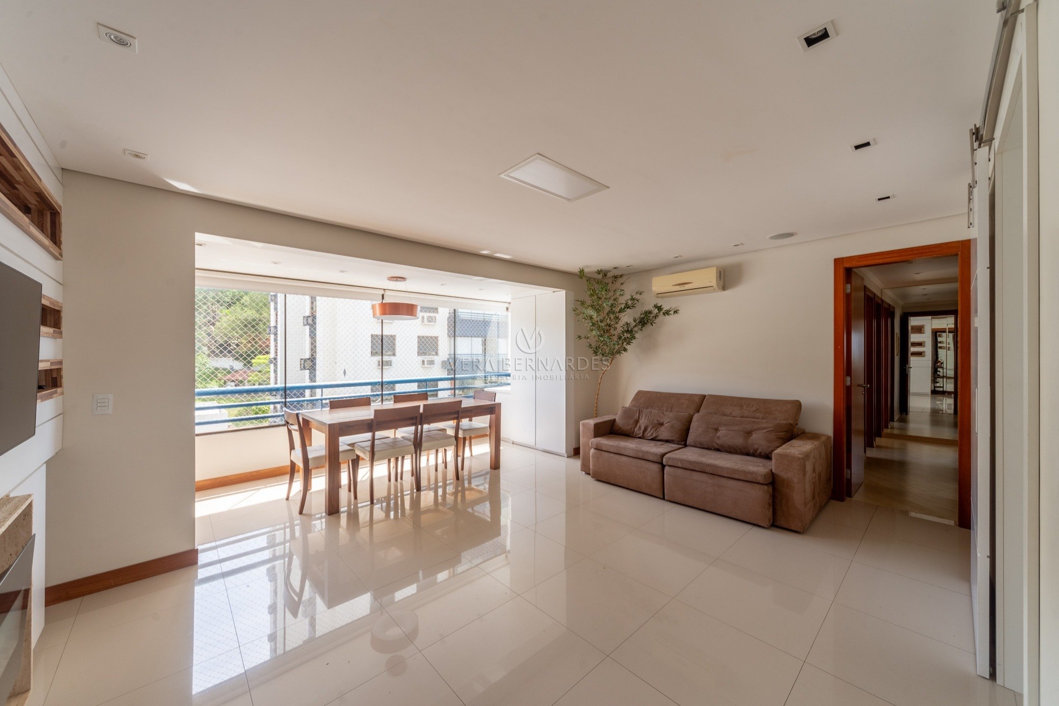 Apartamento à venda com 3 dormitórios, 98m² e 1 vaga no bairro Cristal, Zona Sul de Porto Alegre