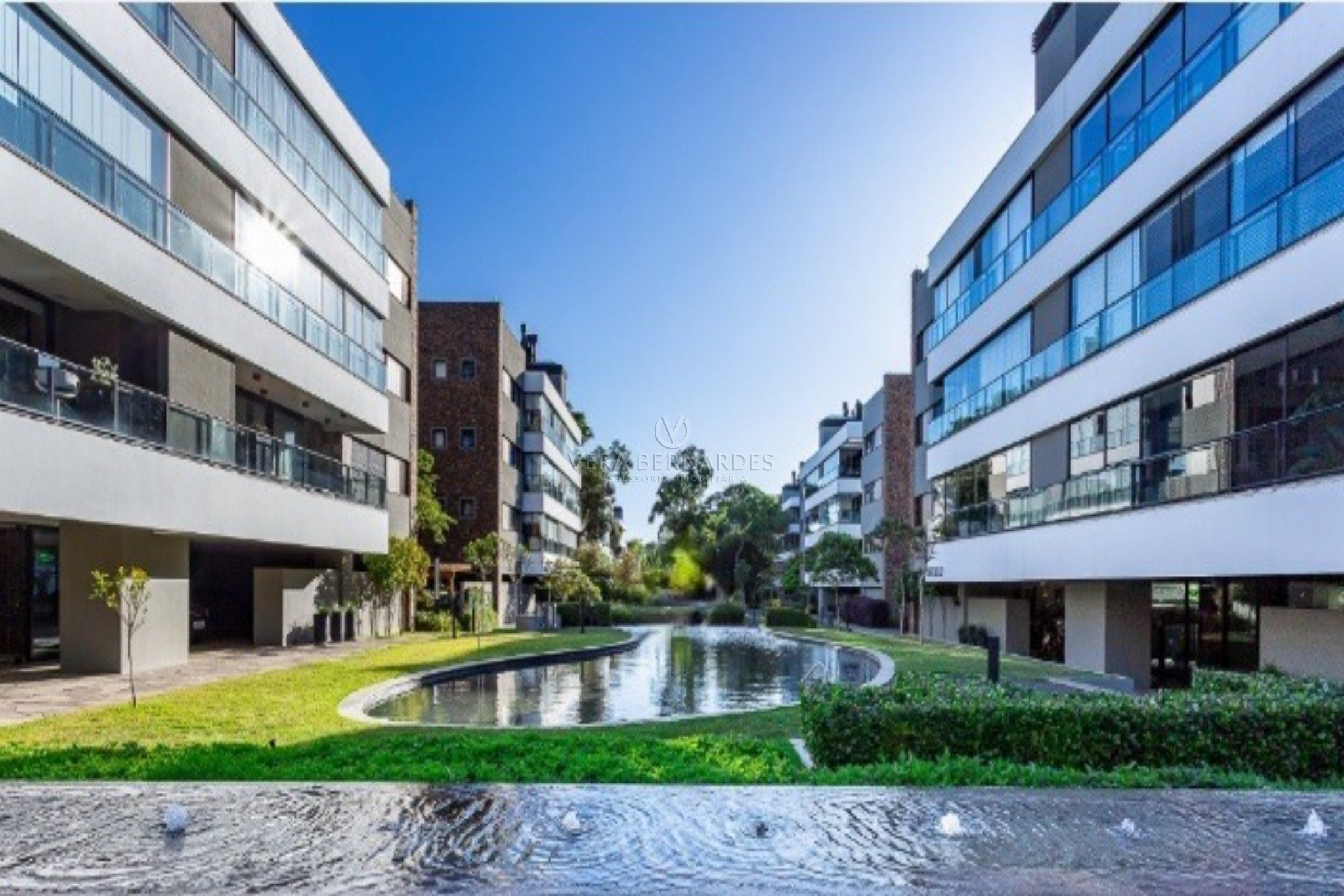 Apartamento à venda com 3 dormitórios, 146m² e 3 vagas no bairro Pedra Redonda, Zona Sul de Porto Alegre