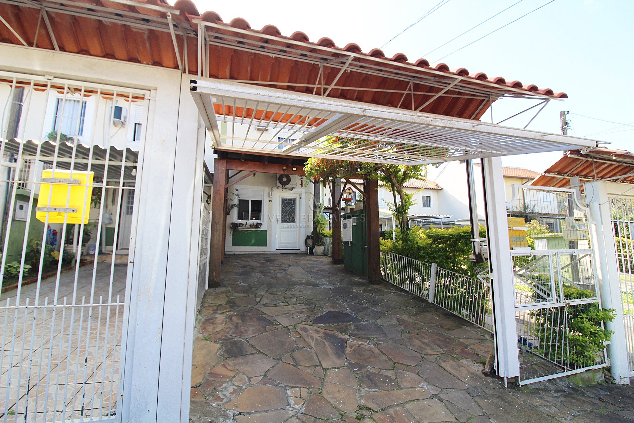 Casa em Condomínio à venda com 2 dormitórios, 89m² e 1 vaga no bairro Hípica, Zona Sul de Porto Alegre