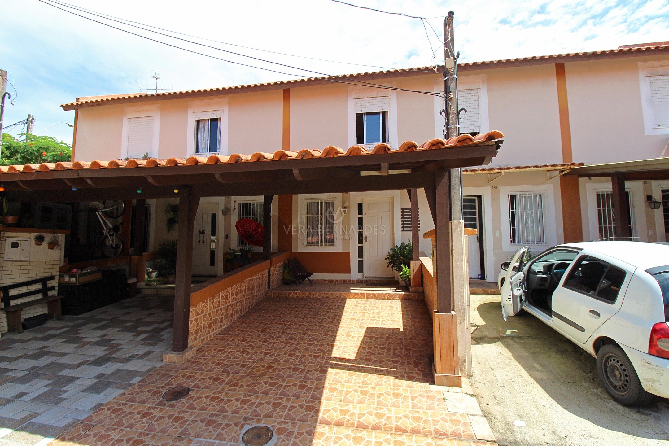 Casa em Condomínio à venda com 2 dormitórios, 85m² e 1 vaga no bairro Hípica, Zona Sul de Porto Alegre
