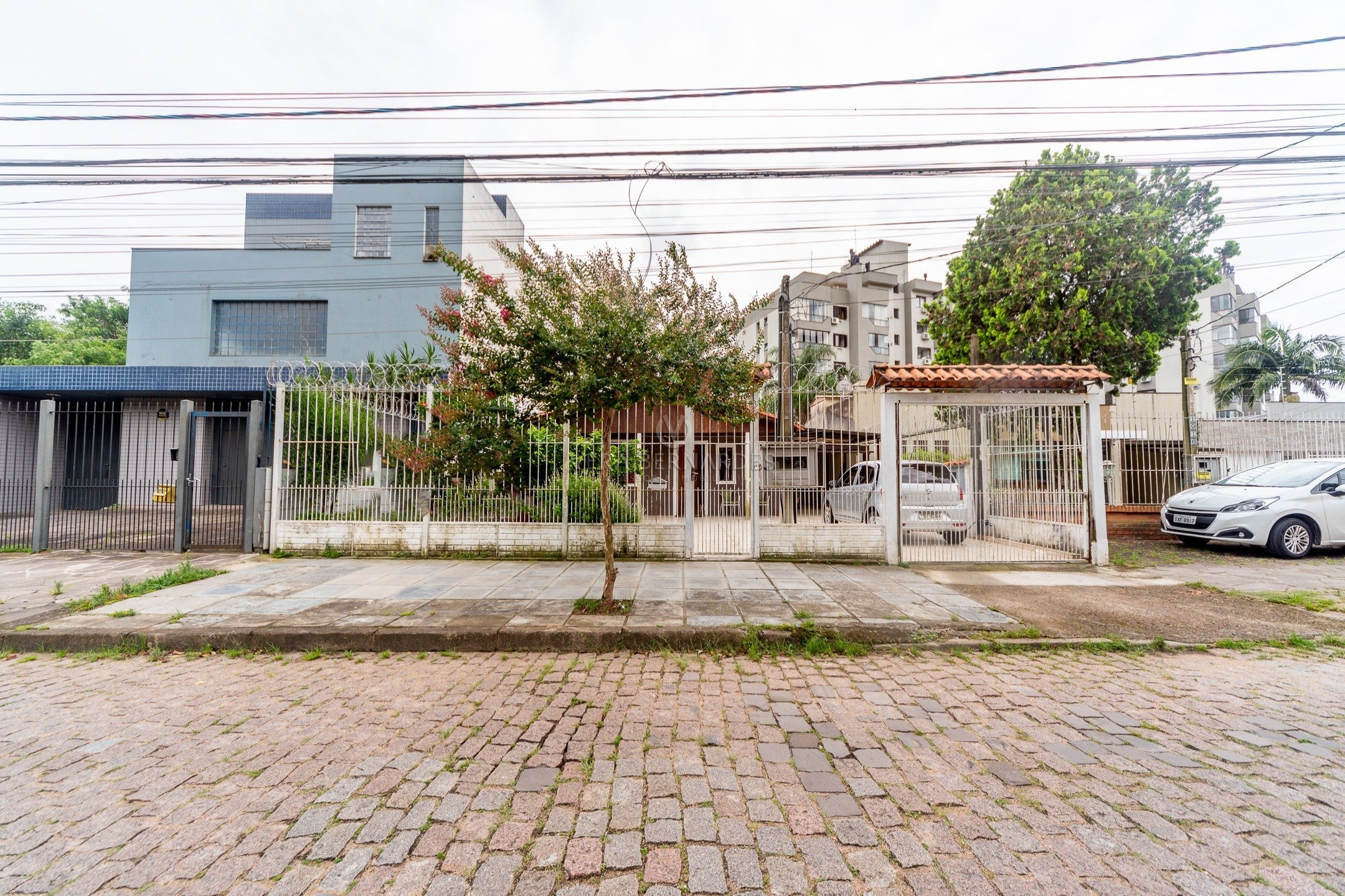 Casa Térrea à venda com 4 dormitórios, 295m² e 4 vagas no bairro Vila Conceição, Zona Sul de Porto Alegre