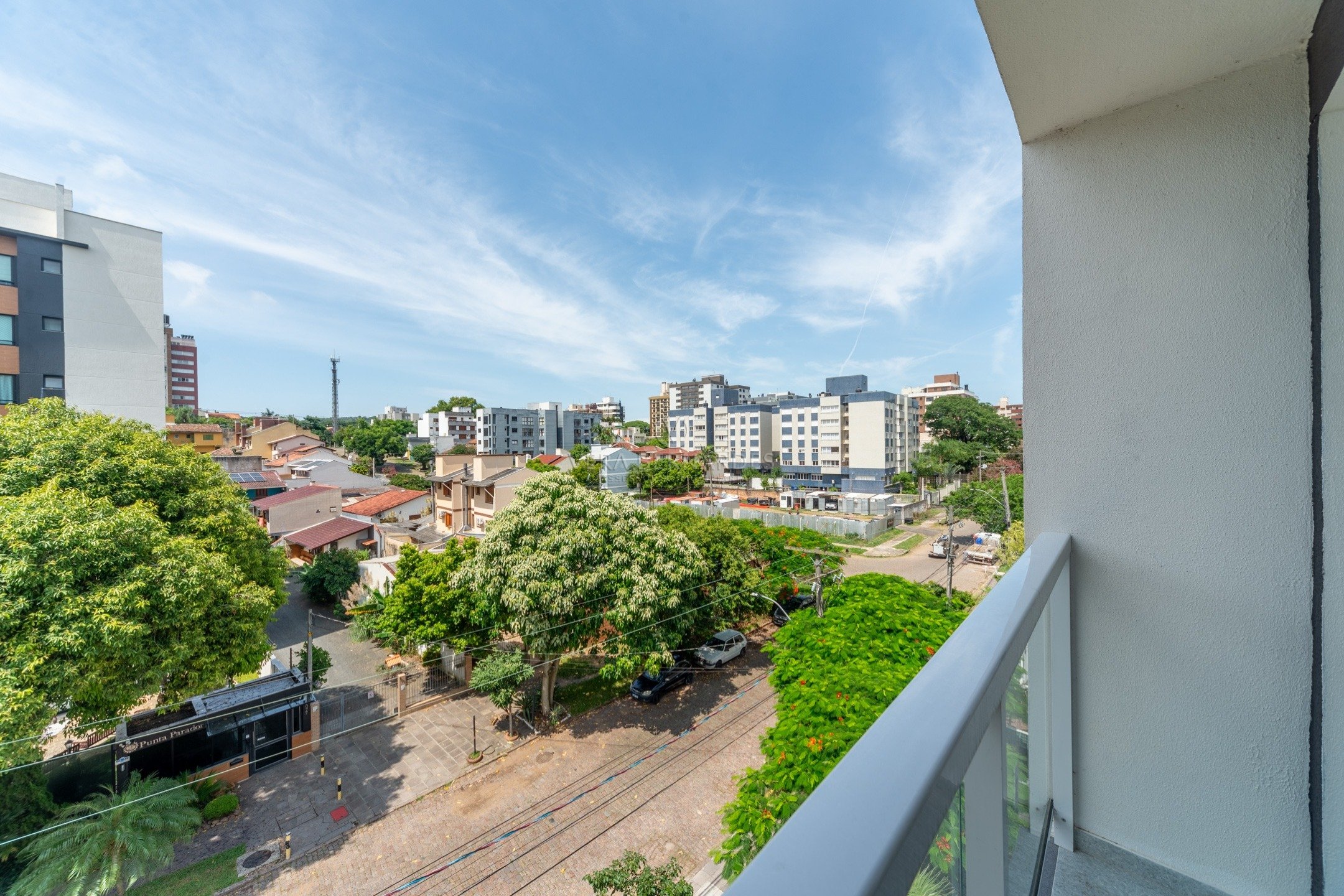 Apartamento à venda com 3 dormitórios, 112m² e 2 vagas no bairro Tristeza, Zona Sul de Porto Alegre