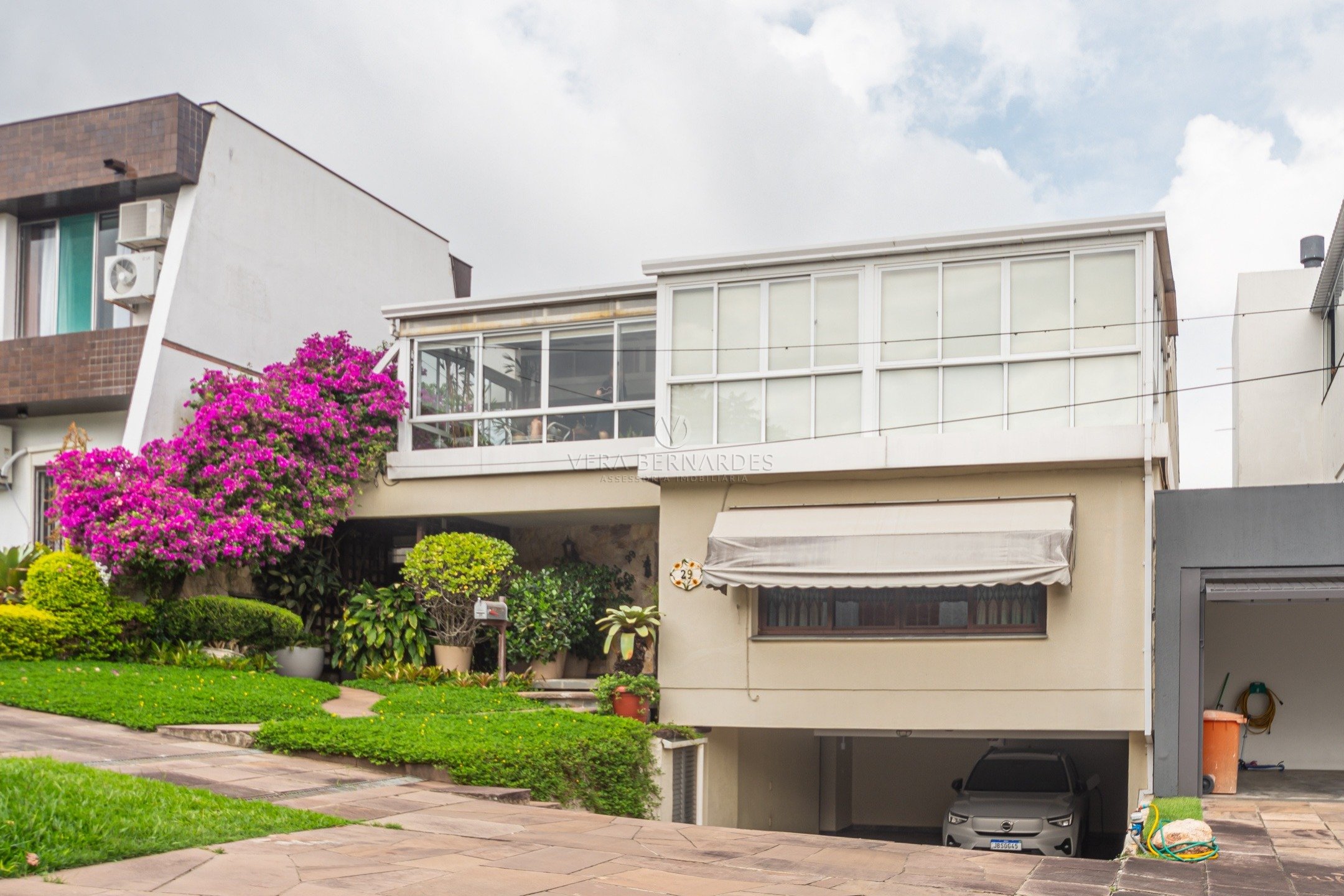 Casa em Condomínio à venda com 2 dormitórios, 280m² e 4 vagas no bairro Santa Tereza, Zona Sul de Porto Alegre