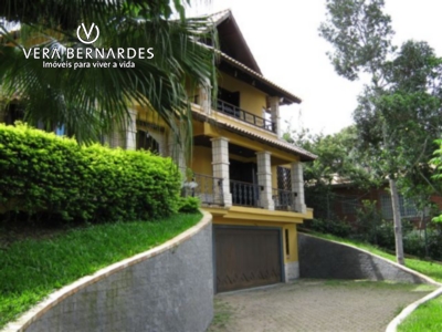 Casa à venda com 4 dormitórios, 450m² e 3 vagas no bairro Vila Conceição, Zona Sul de Porto Alegre